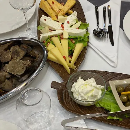 ゲストハウス Iballe Pukë